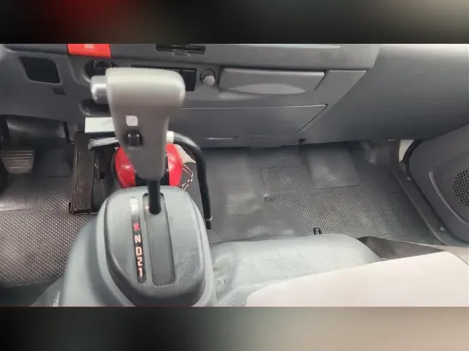 2022 ISUZU NPR-XD