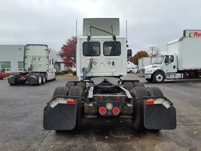 2019 FREIGHTLINER/MERCEDES CASCADIA 125