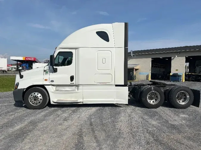 2019 Freightliner X12564ST