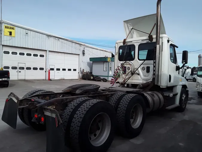 2017 FREIGHTLINER/MERCEDES CASCADIA 125