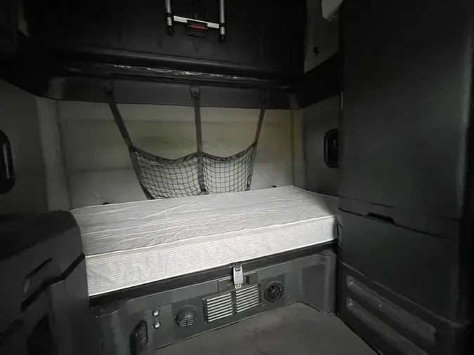 2020 FREIGHTLINER CA126