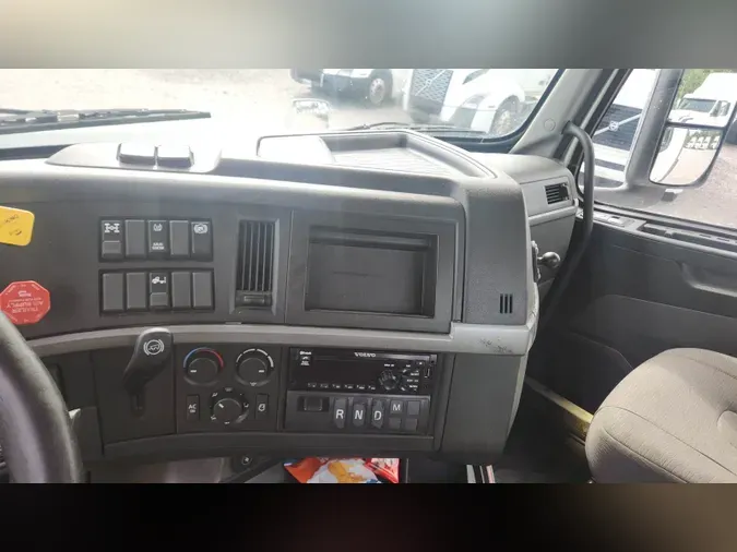 2019 Volvo VNL300