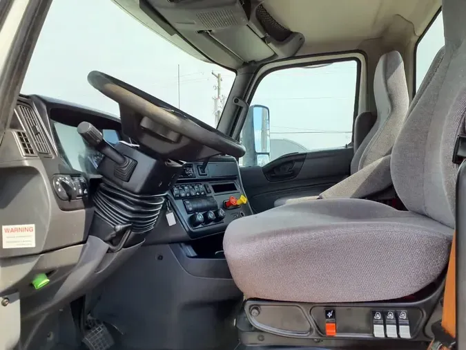 2019 NAVISTAR INTERNATIONAL LT625 DAYCAB T/A