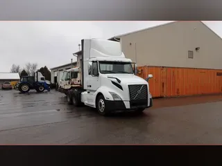 2019 Volvo VNL300