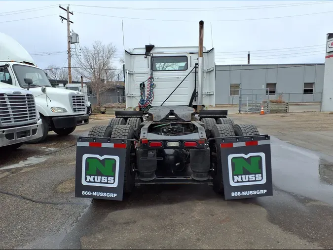 2017 VOLVO VNL64TRACTOR