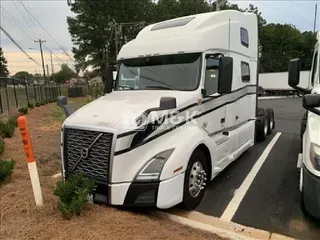 2019 VOLVO VNL64T860