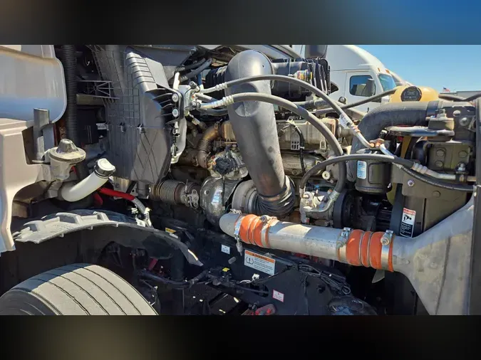 2022 Freightliner Cascadia 126