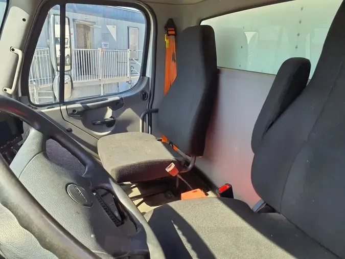 2020 FREIGHTLINER/MERCEDES M2 106