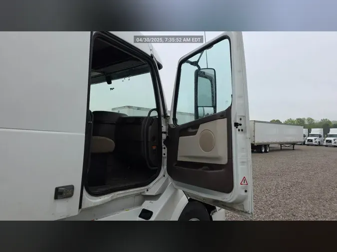 2018 Volvo VNL 740