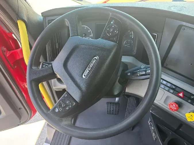 2022 FREIGHTLINER Cascadia 126