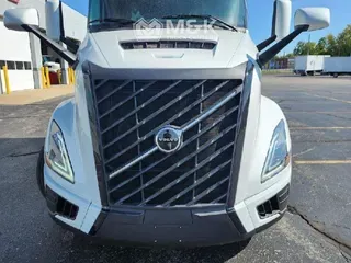 2026 VOLVO VNL64T860
