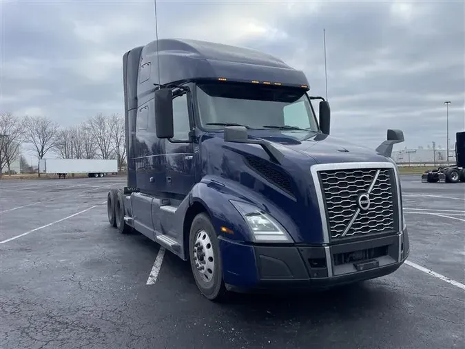 2021 VOLVO VNL760