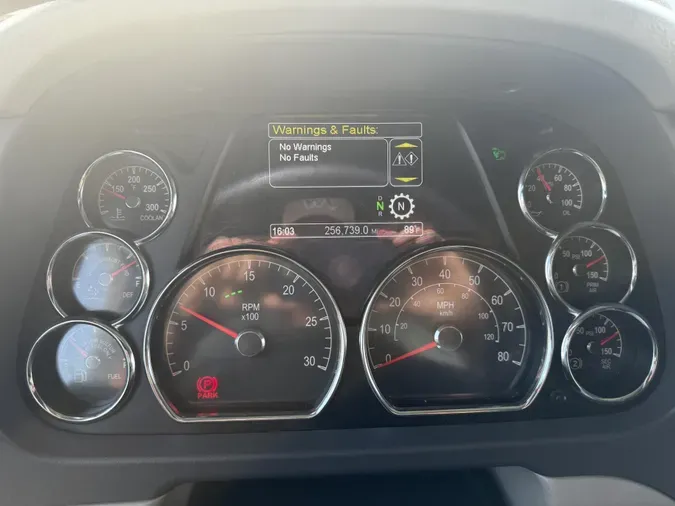 2021 Peterbilt 579