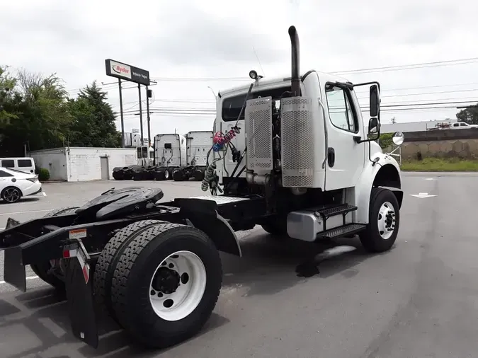 2017 FREIGHTLINER M2 106