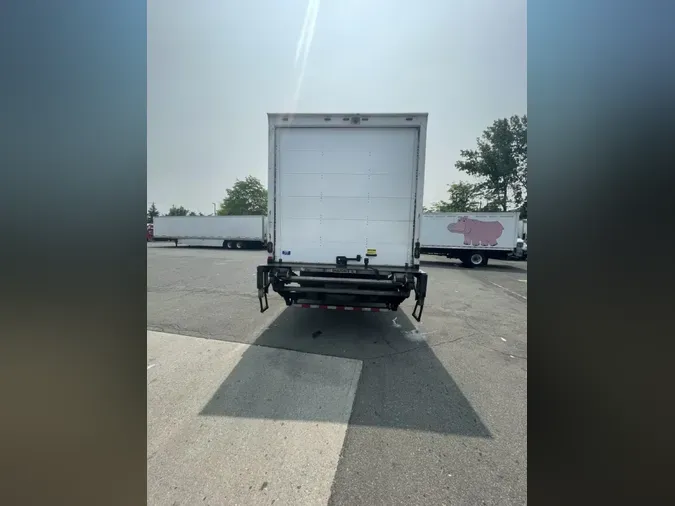 2018 FREIGHTLINER M2 106