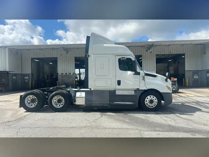 2019 Freightliner Cascadia 126