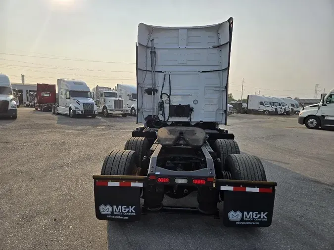 2022 VOLVO VNL64T740