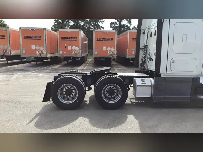 2022 Freightliner Cascadia 126