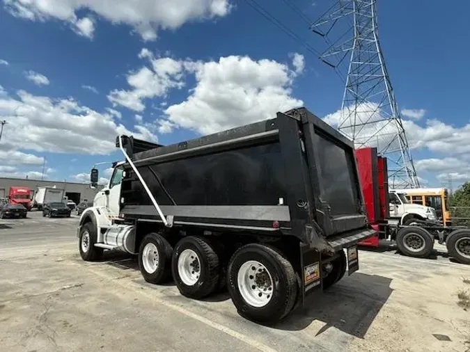 2022 International HX620
