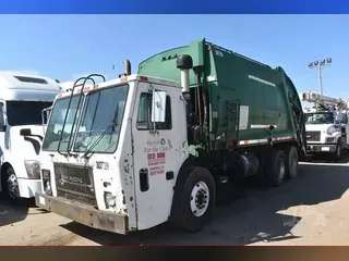 2003 MACK LE613