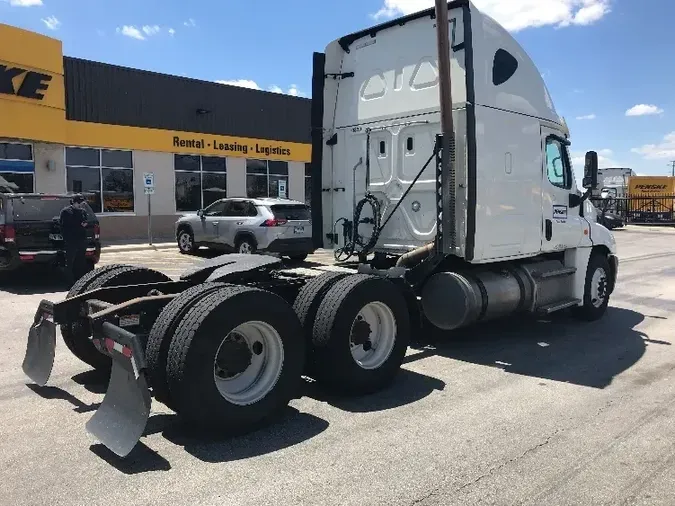 2015 FREIGHTLINER X12564ST