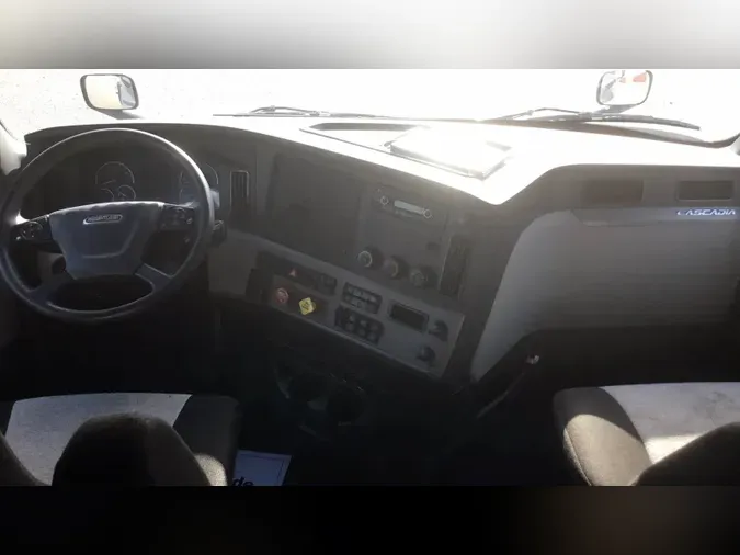 2022 Freightliner Cascadia 12619189fec5e42c473595535ada72120f8