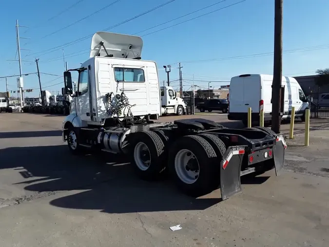 2019 VOLVO VNL64T-300
