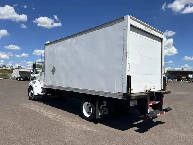 2019 Peterbilt 325
