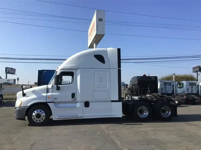 2017 FREIGHTLINER CASCADIA EVOLUTION