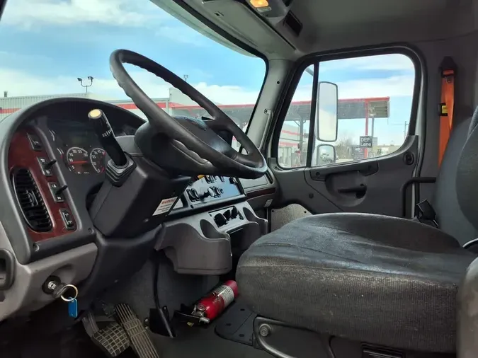 2019 FREIGHTLINER/MERCEDES M2 106