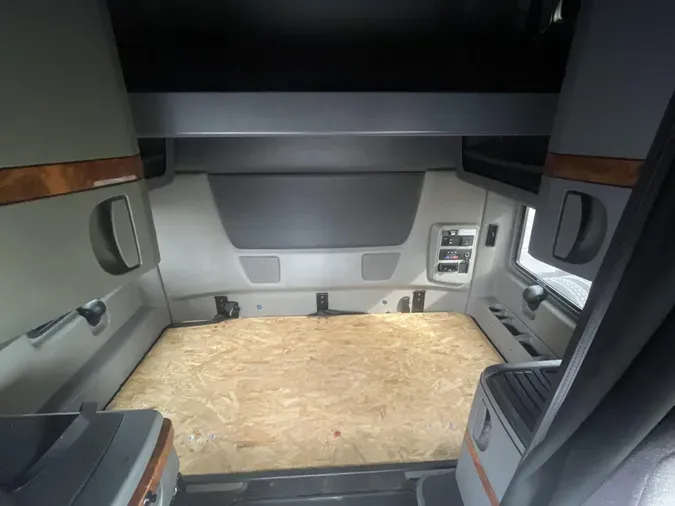 2022 International LT625