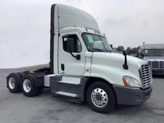 2015 FREIGHTLINER CASCADIA