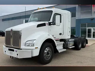 2020 KENWORTH T880