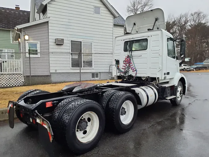 2019 VOLVO VNL