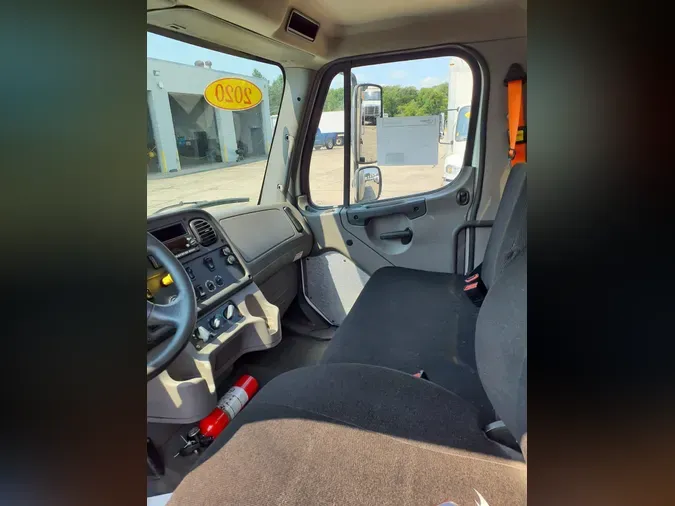 2020 FREIGHTLINER/MERCEDES M2 106