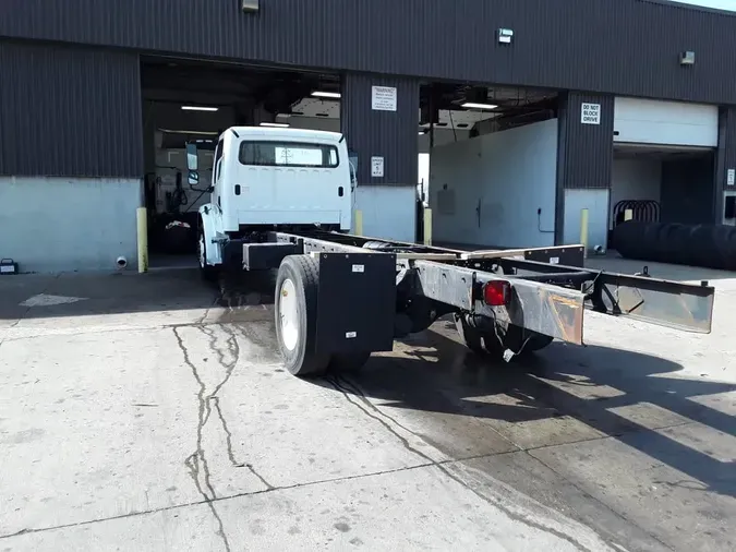 2020 FREIGHTLINER/MERCEDES M2 106