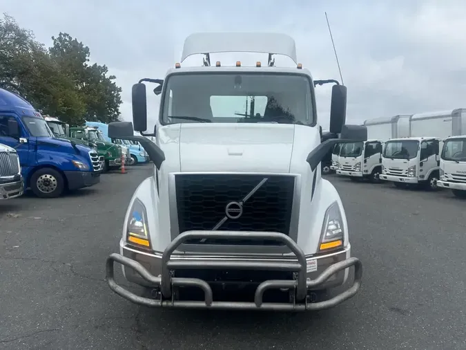 2019 VOLVO VNL