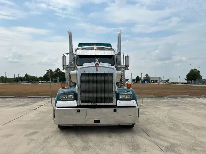 2021 Kenworth W900L