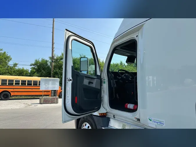 2021 Freightliner Cascadia 126