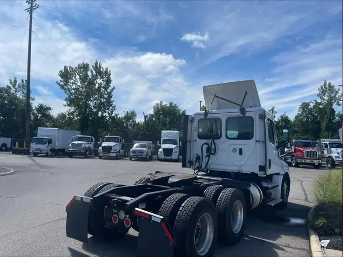 2021 Freightliner Cascadia19385197d772b672e051ab9e76baee39