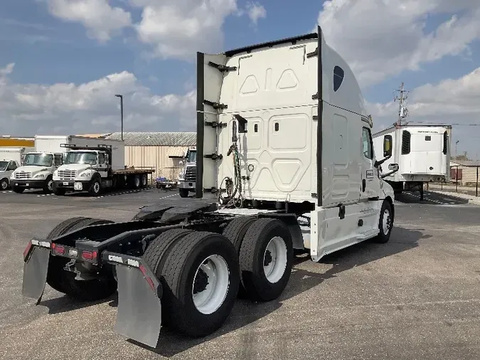 2018 Freightliner T12664ST