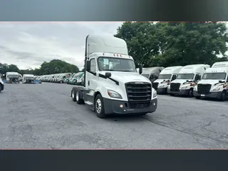 2020 Freightliner Cascadia 126