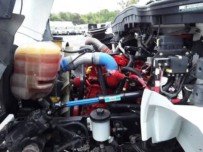 2019 NAVISTAR INTERNATIONAL 4300