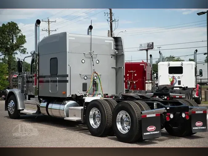 2025 PETERBILT 589