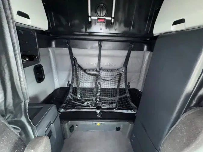 2022 FREIGHTLINER Cascadia 126