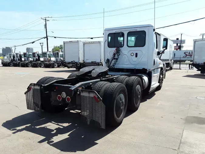 2019 FREIGHTLINER/MERCEDES CASCADIA 125