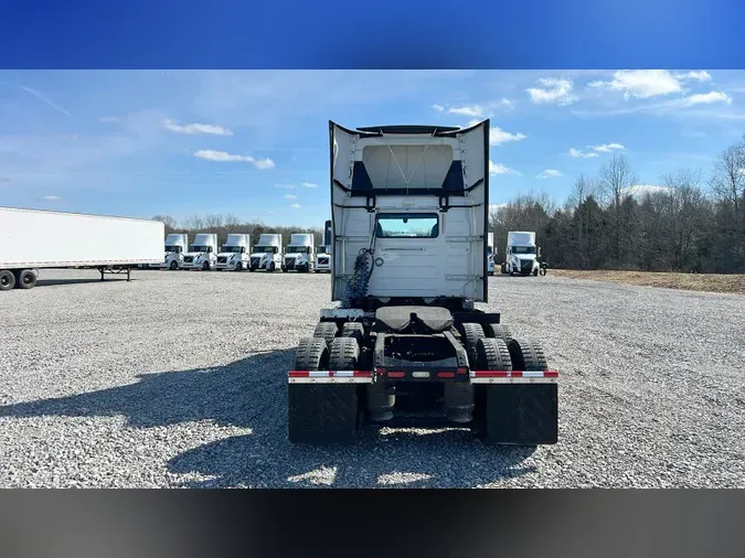 2018 Volvo VNL300