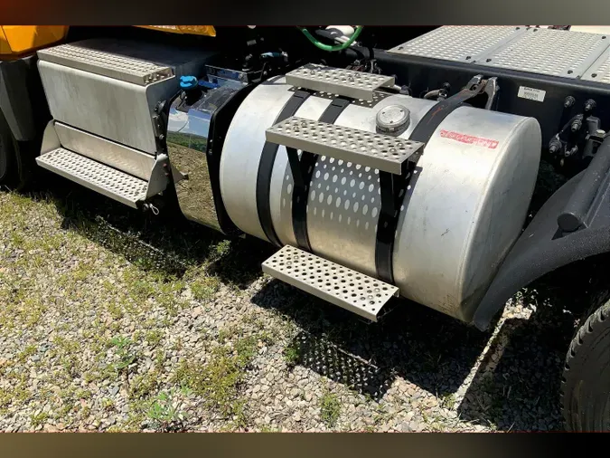 2019 INT LT625 6x4