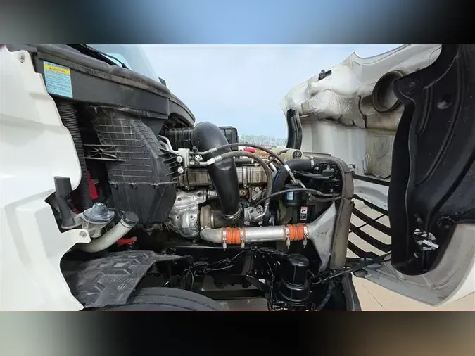 2021 FREIGHTLINER CA126