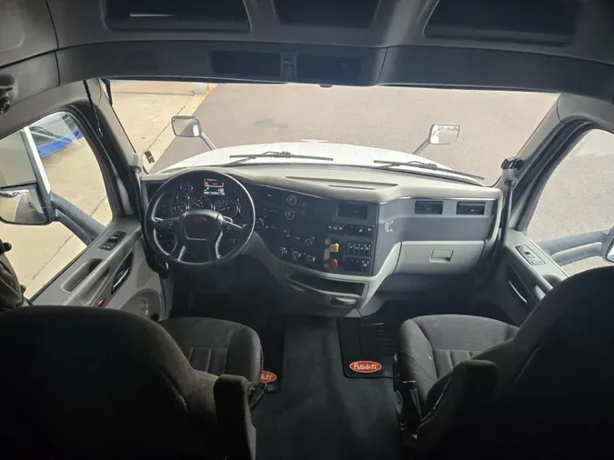 2021 Peterbilt 579